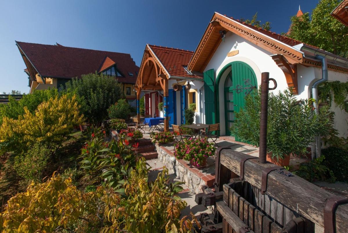페치 Bagoly Pincesor Fogado B&B 외부 사진