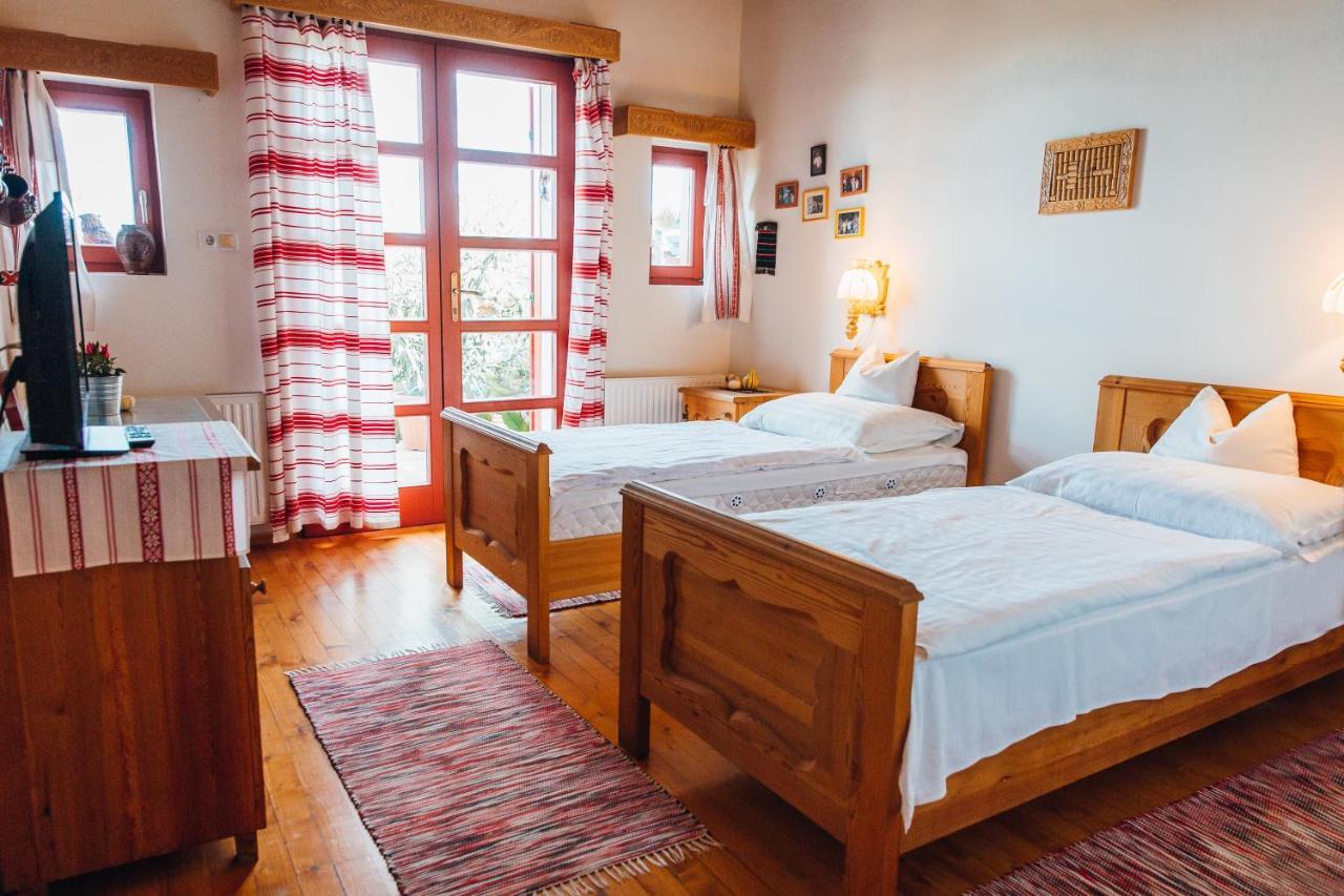 페치 Bagoly Pincesor Fogado B&B 외부 사진