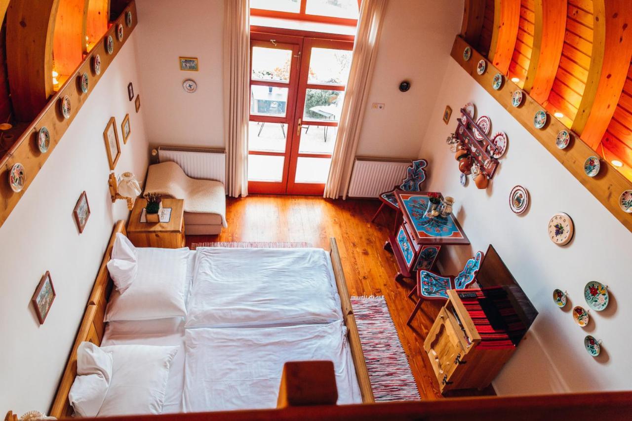 페치 Bagoly Pincesor Fogado B&B 외부 사진